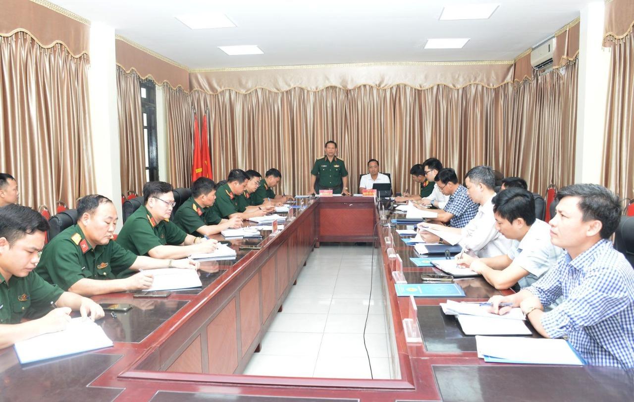 Quang cảnh buổi làm việc