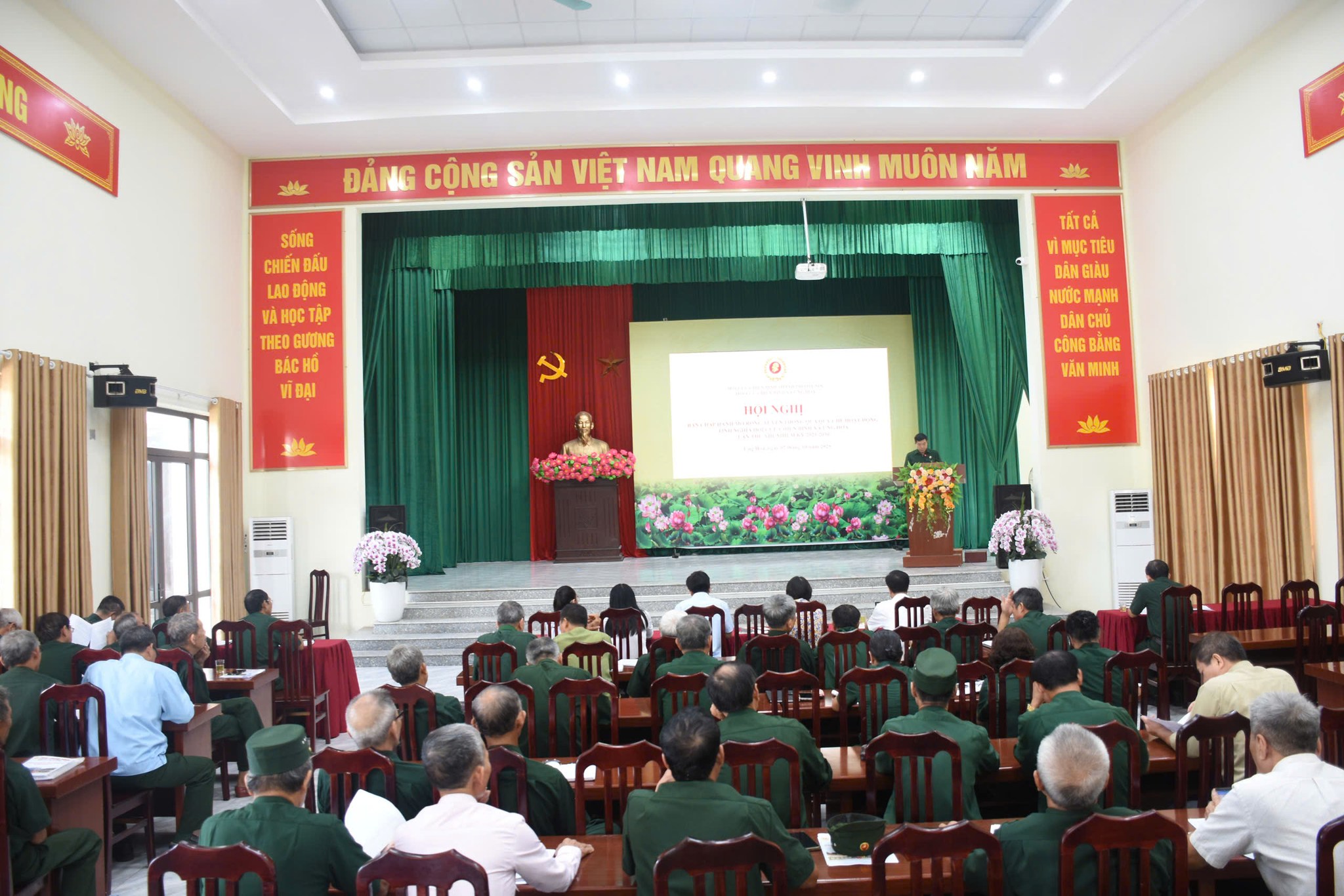 toàn cảnh hội nghị sơ kết