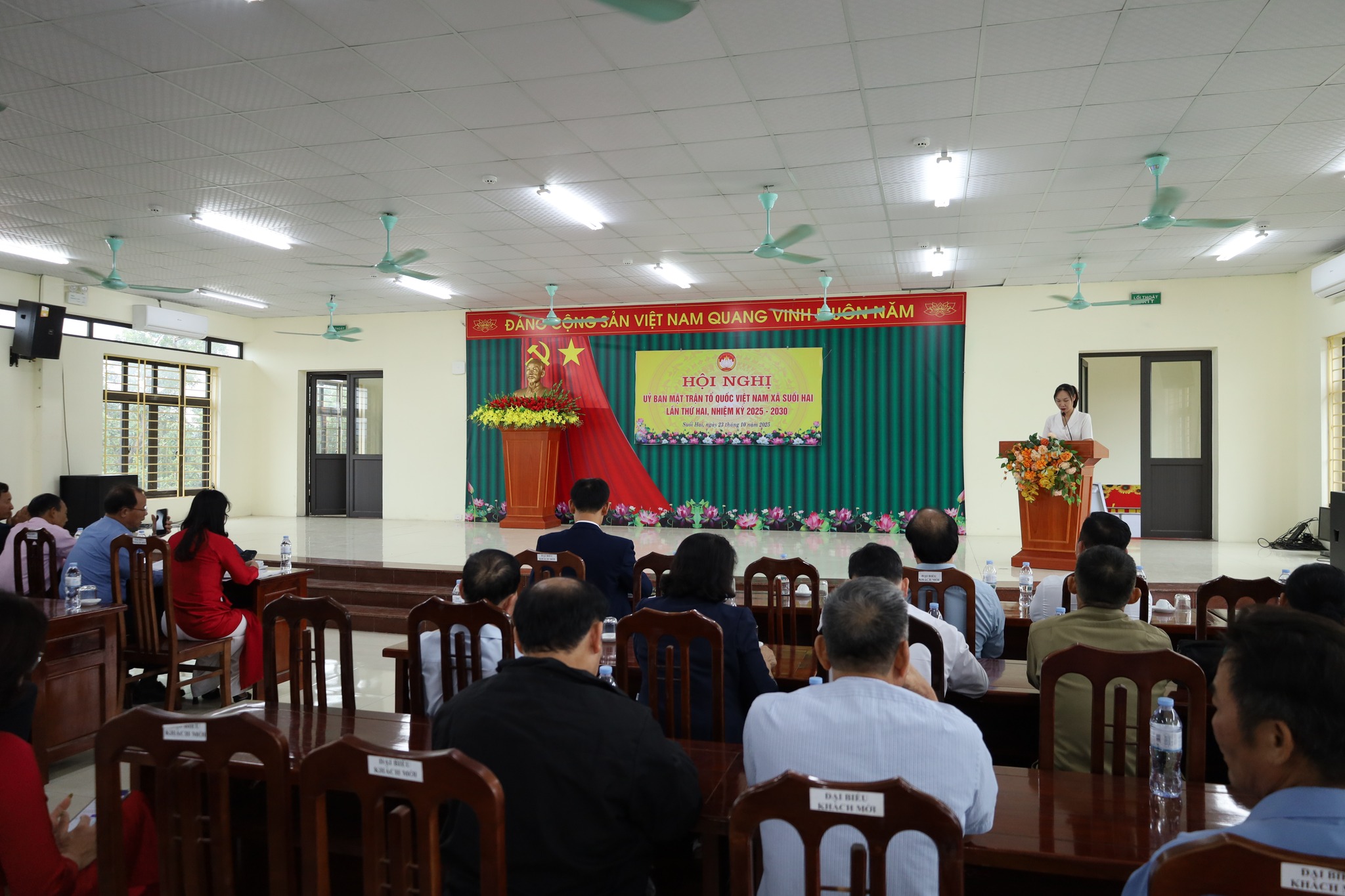 Quang cảnh hội nghị