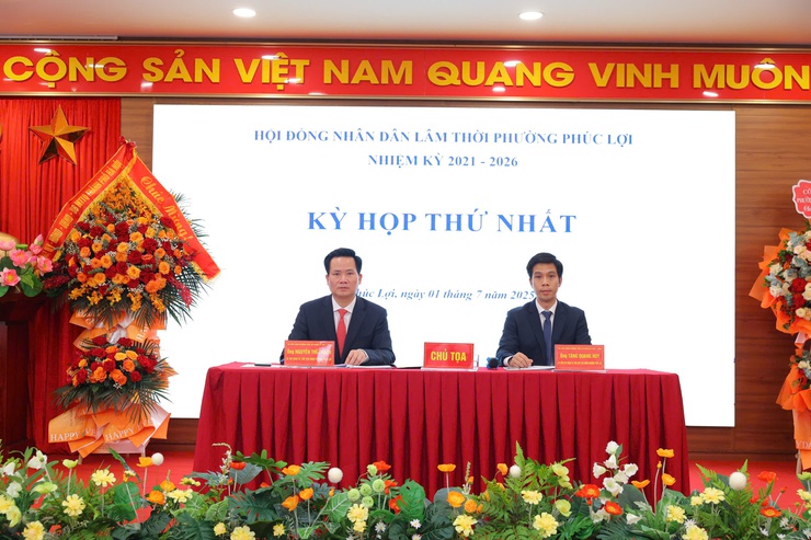 Các đồng chí Thường trực HĐND phường chủ trì hội nghị