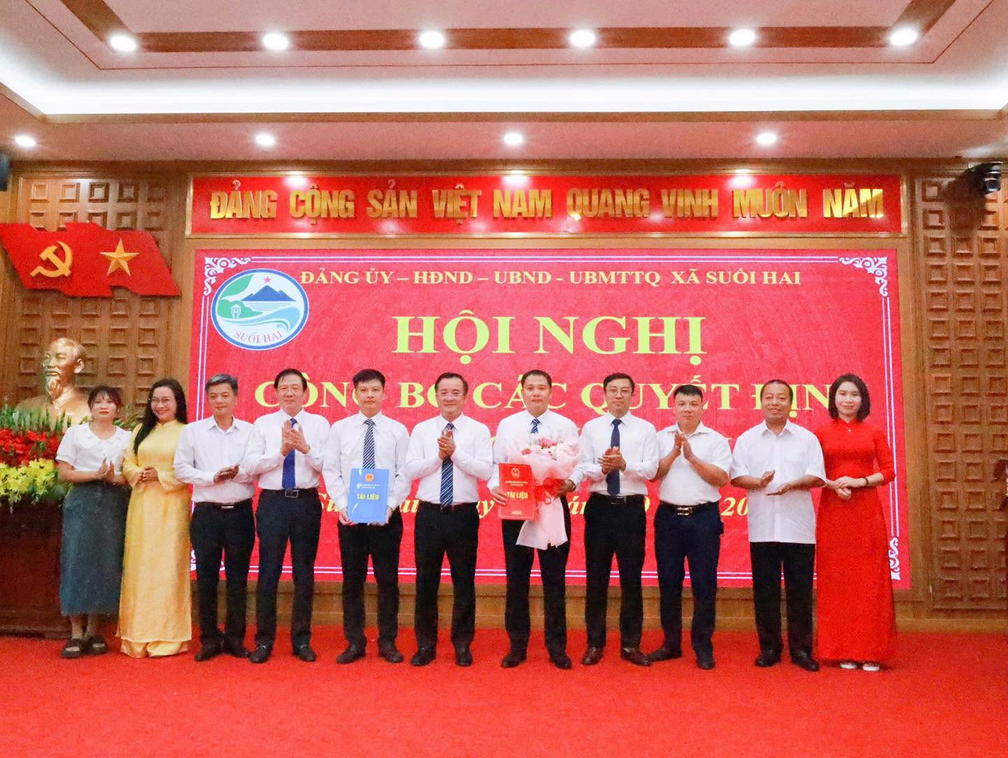 UBND xã Suối Hai tổ chức lại 05 phòng chuyên môn gồm: Văn phòng HĐND và UBND; Phòng Nội vụ - Tư pháp; Phòng Kinh tế; Phòng Hạ tầng - Nông nghiệp và Môi trường; Phòng Văn hóa - Xã hội.