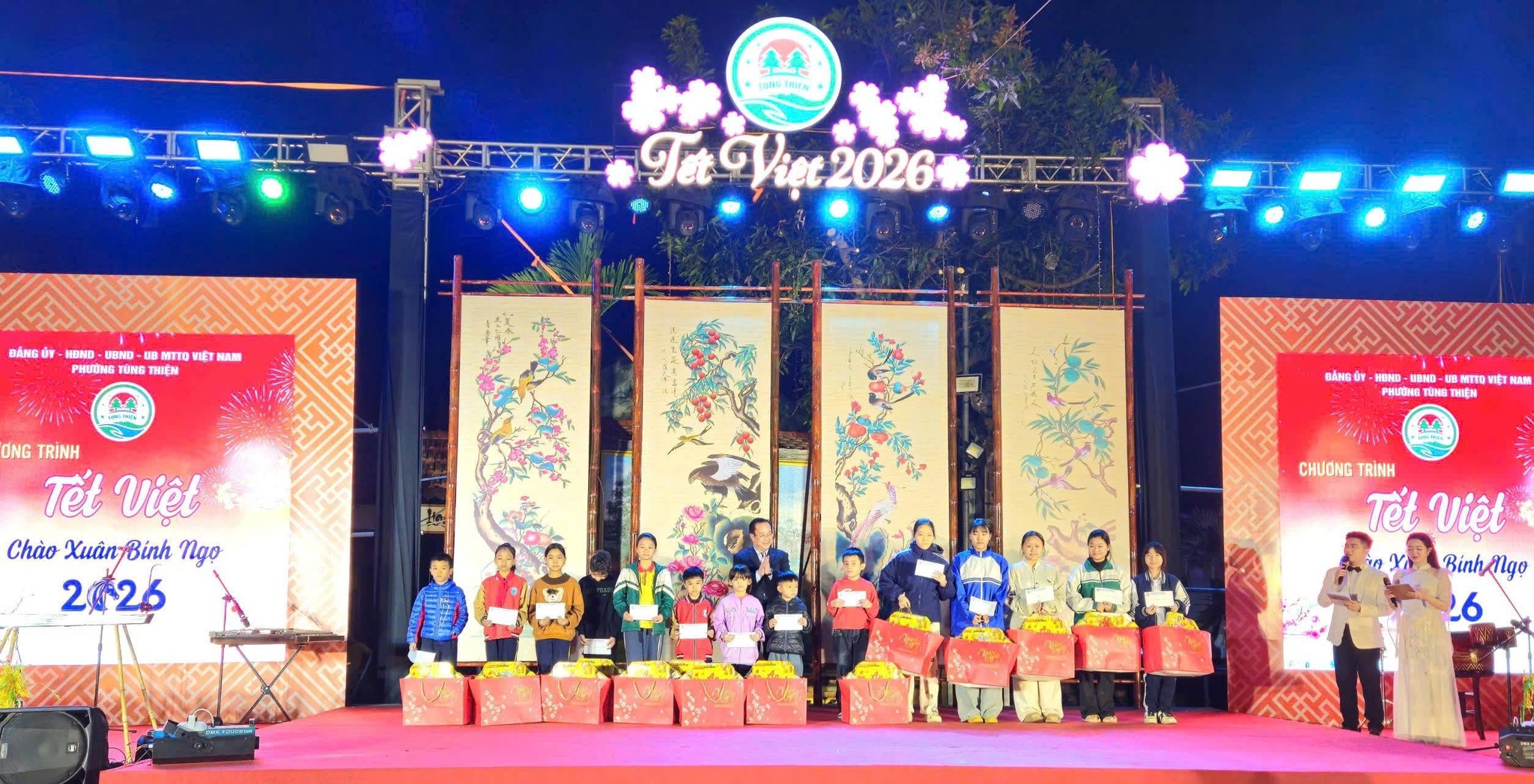 Đồng chí Trần Thế Cương - Ủy viên Ban Thường vụ Thành ủy, Phó Chủ tịch HĐND Thành phố dự chương trình Tết Việt 2026