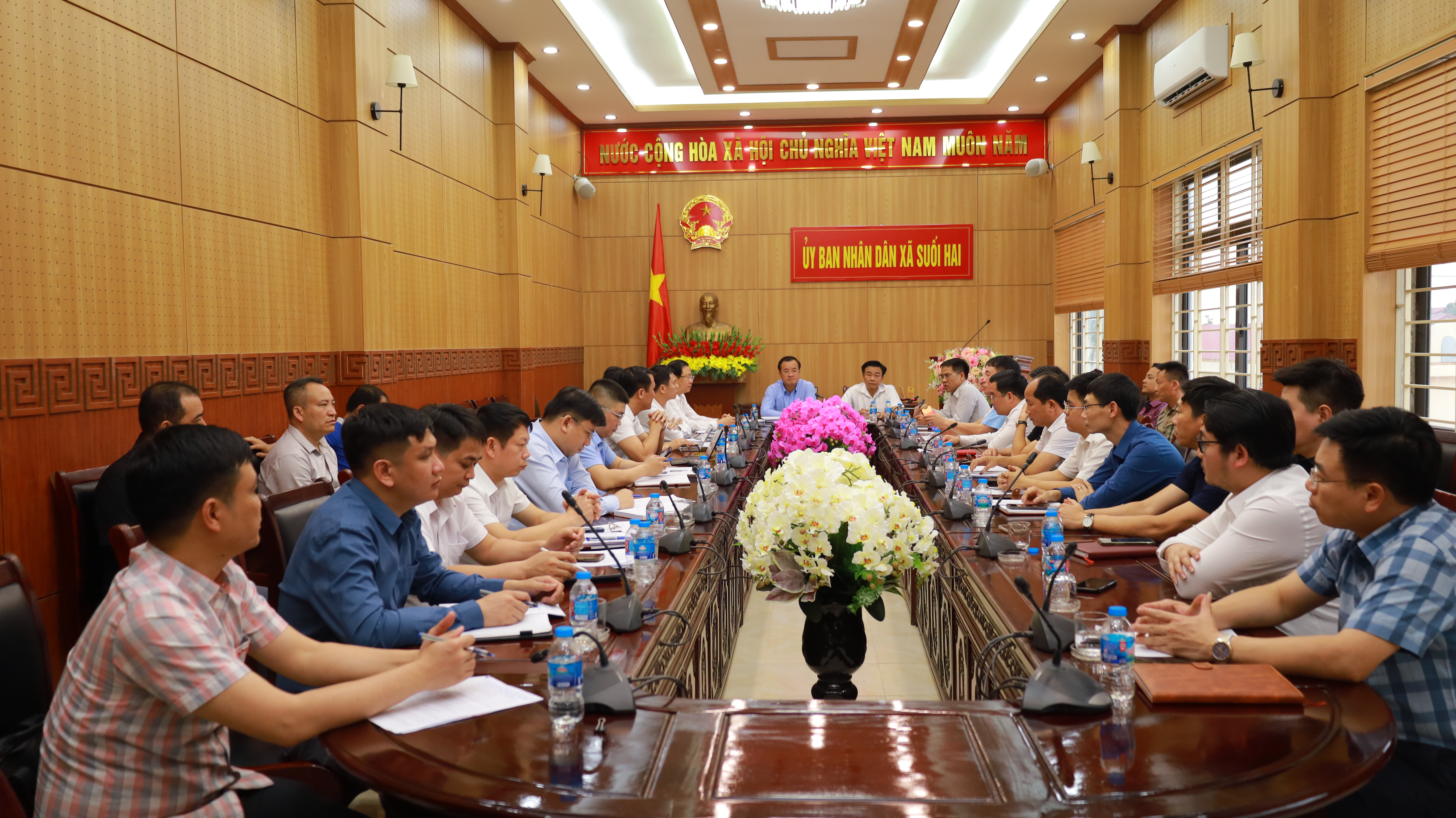 Đảng ủy - Hội đồng nhân dân - UBND 2 xã cùng bàn giải pháp đẩy nhanh tiến độ giải phóng mặt bằng thực hiện dự án