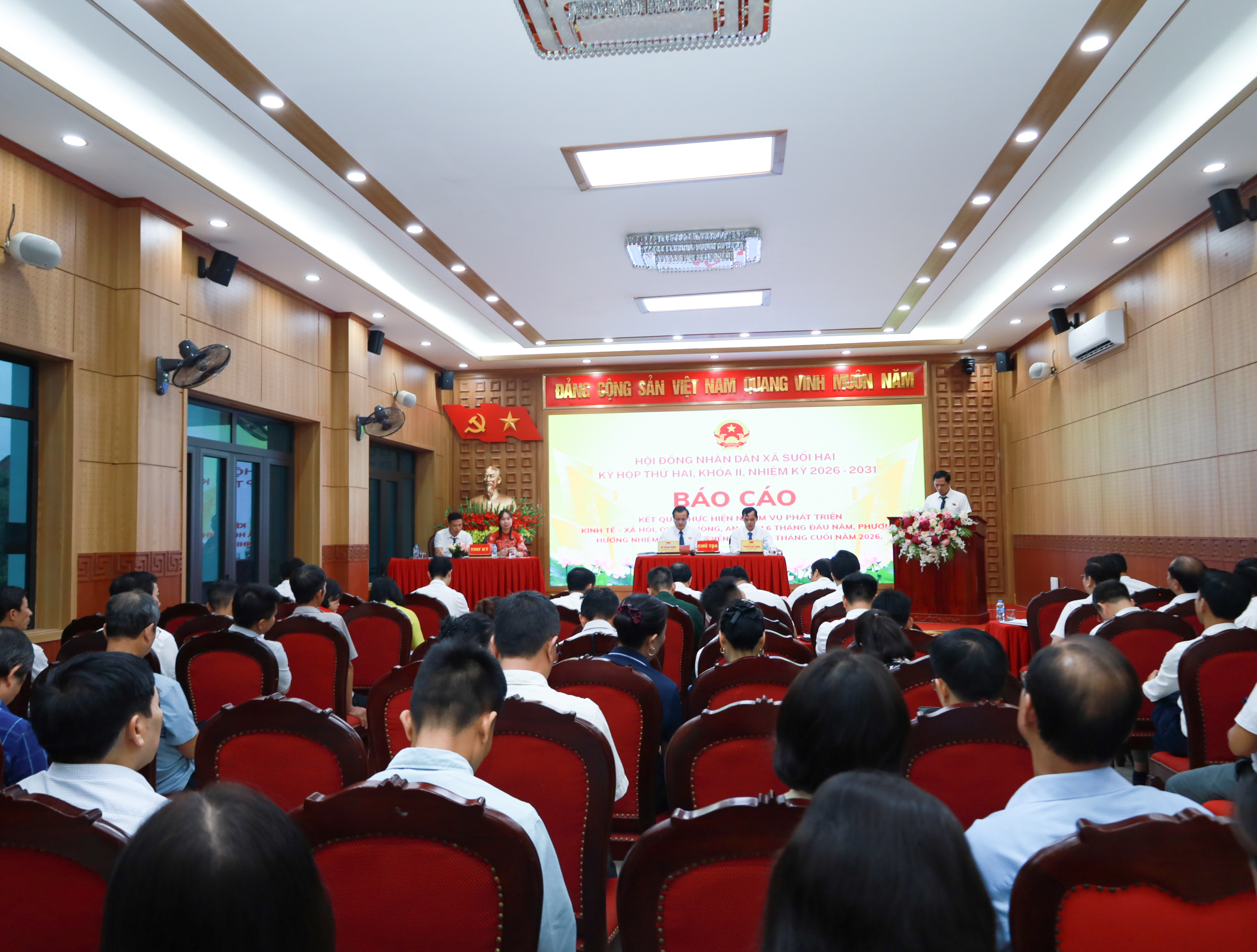 Quang cảnh kỳ họp
