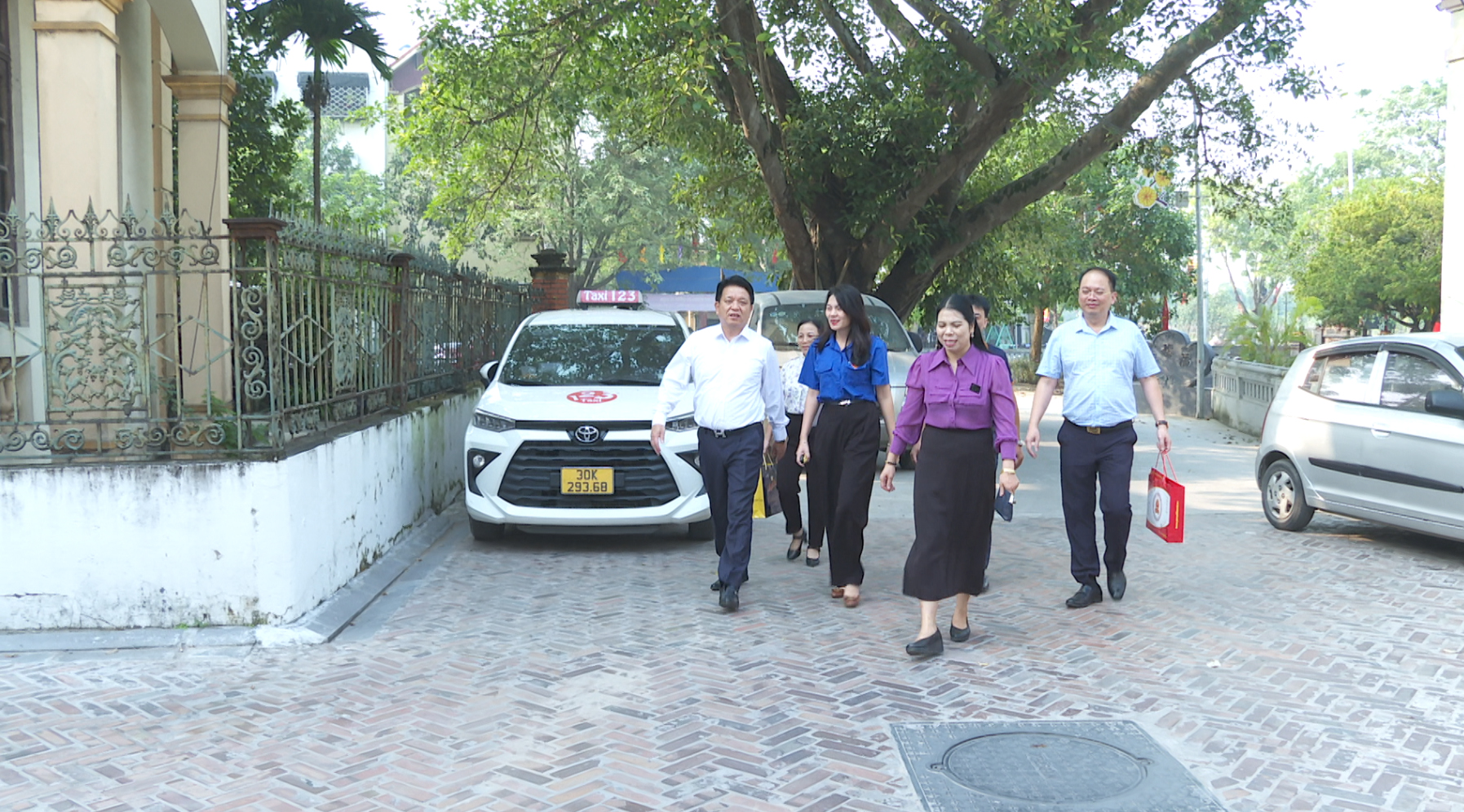 Huyện Đông Anh tri ân các Mẹ Việt Nam Anh hùng và những người có công tham gia giải phóng Thủ đô