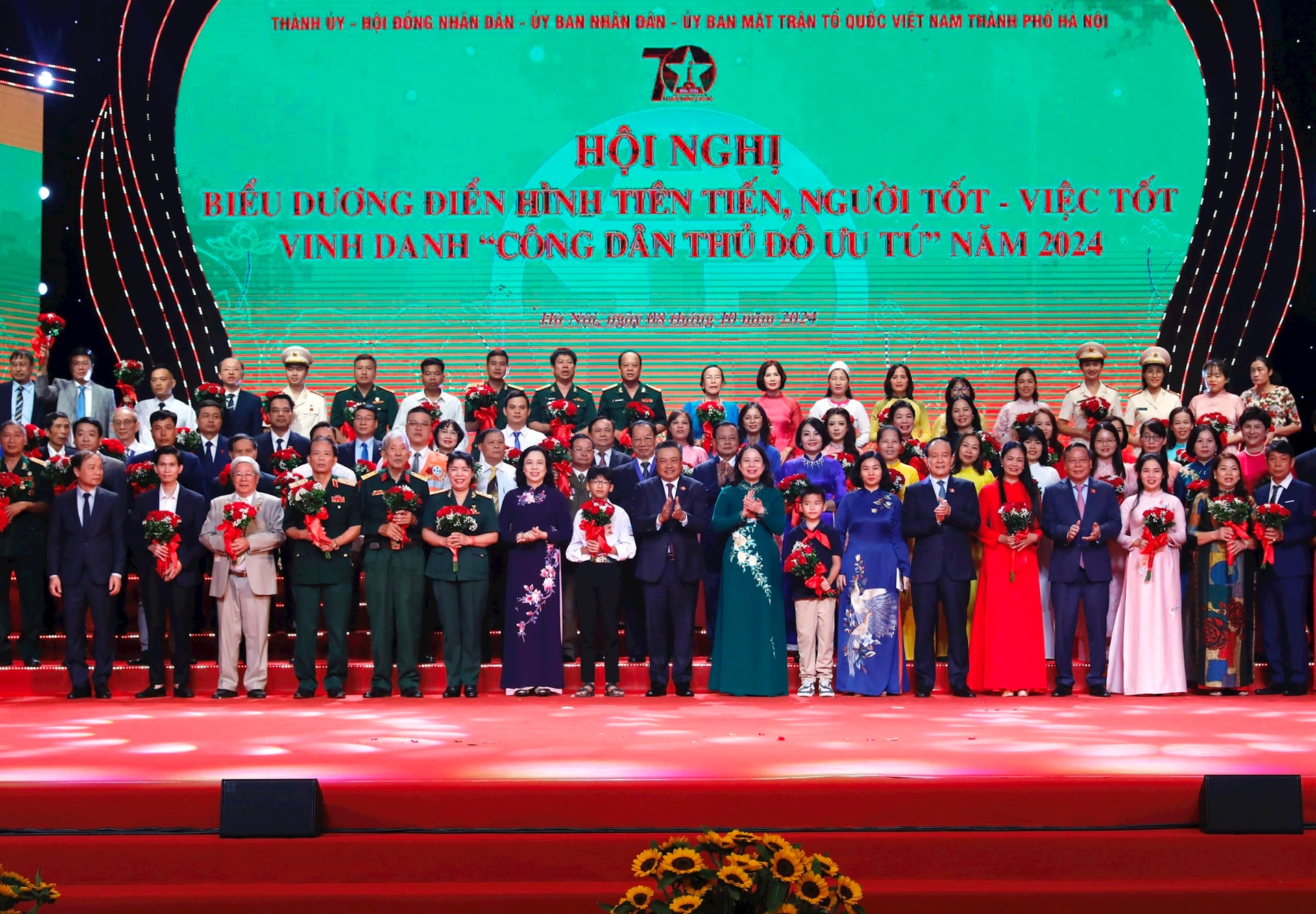 Tôn vinh cá nhân "Người tốt, việc tốt" và công dân Thủ đô ưu tú 