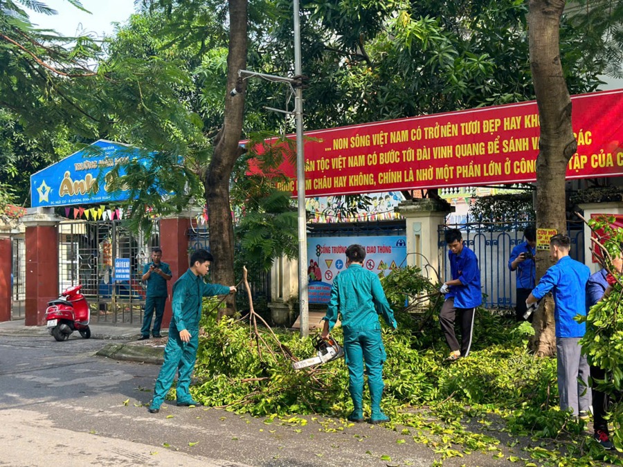 Quận Thanh Xuân chủ động khắc phục hậu quả bão số 3, đảm bảo an toàn và vệ sinh môi trường