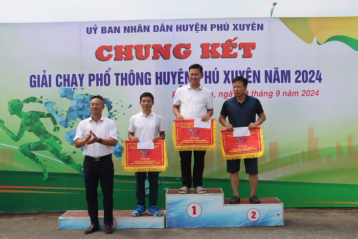 Huyện Phú Xuyên tổ chức thành công Giải chạy Báo Hànộimới lần thứ 49 - Vì hòa bình năm 2024