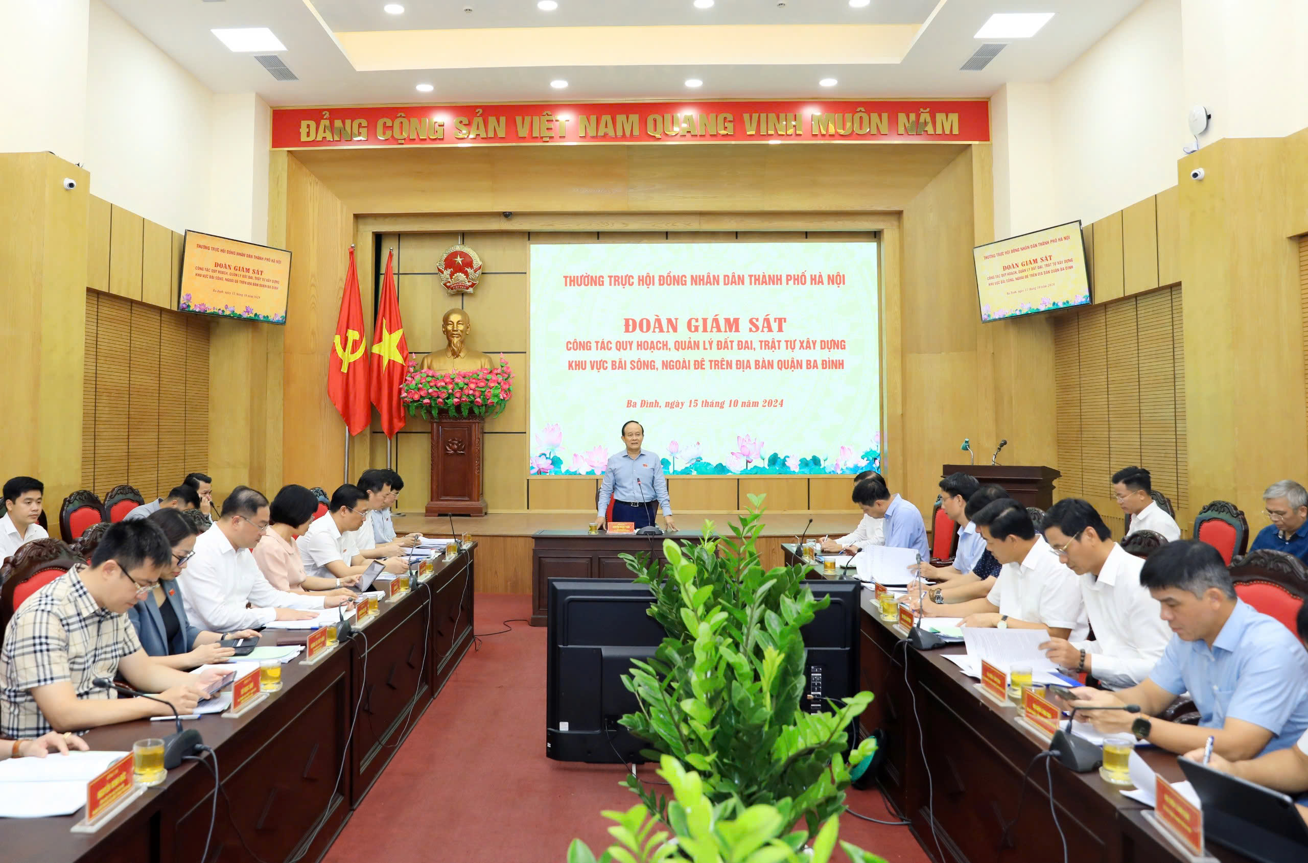 Giám sát công tác quy hoạch và quản lý đất đai tại Ba Đình: Tăng tốc triển khai các dự án và đảm bảo an toàn ven sông