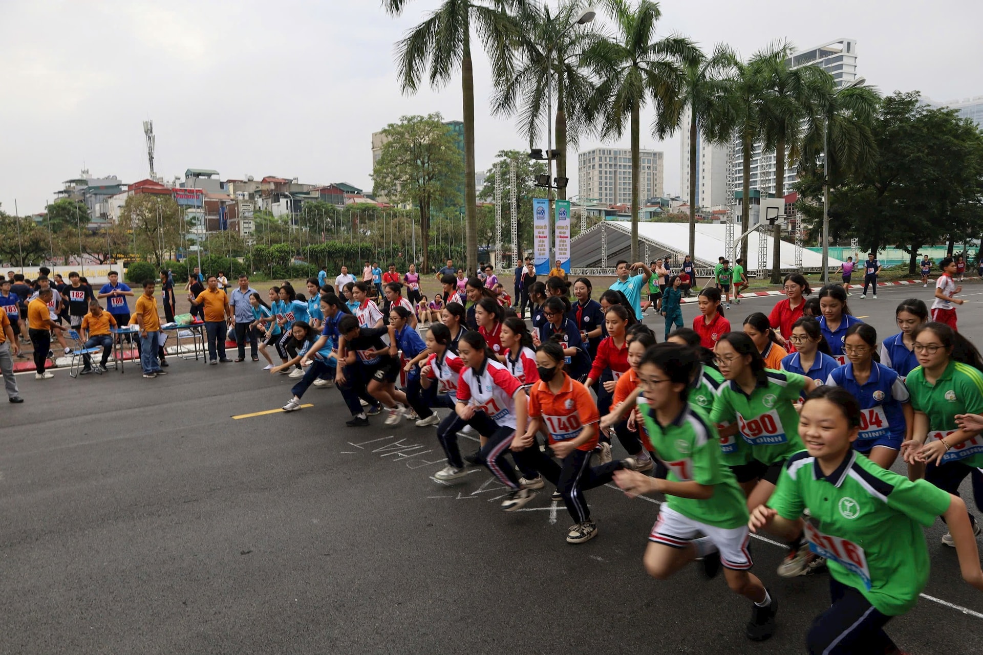 Giải chạy Báo Hànộimới quận Ba Đình 2024: Sôi nổi tranh tài, tôn vinh những vận động viên xuất sắc