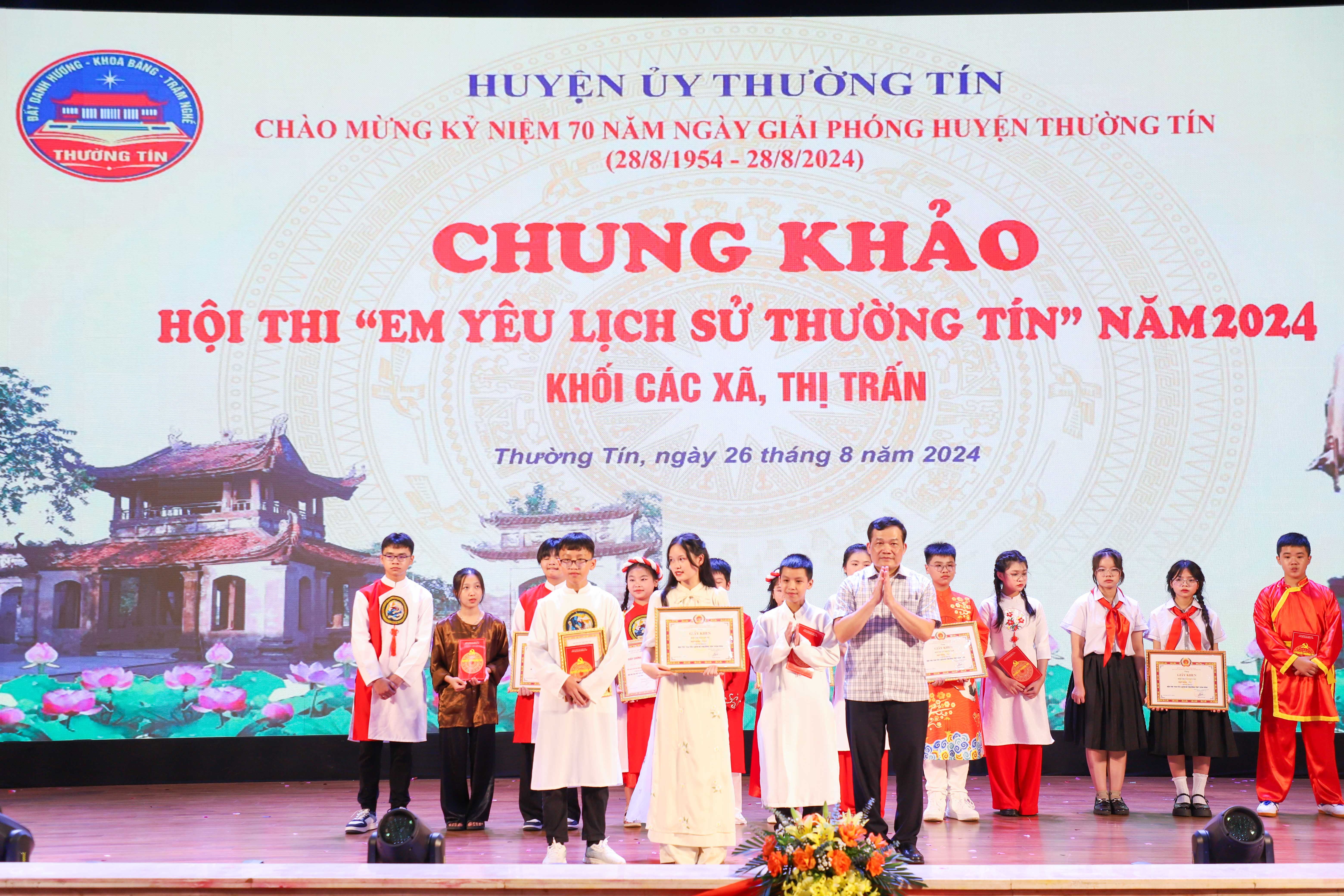 Sôi nổi chung khảo Hội thi “Em yêu lịch sử Thường Tín” khối các xã, thị trấn