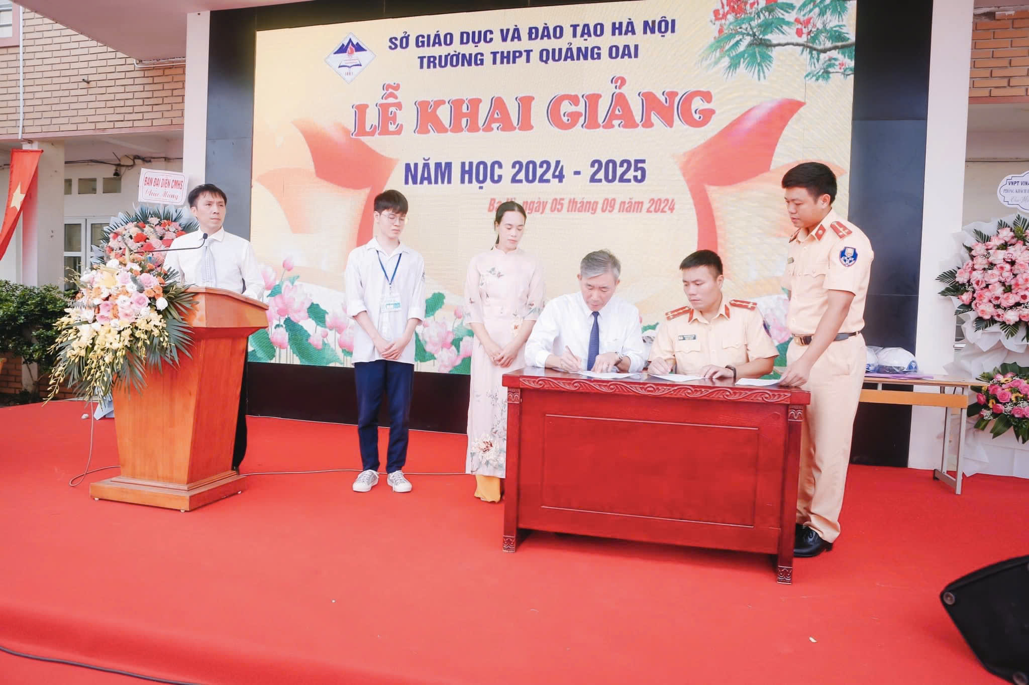 Huyện Ba Vì: Đẩy mạnh giáo dục an toàn giao thông cho học sinh trong ngày khai giảng năm học mới