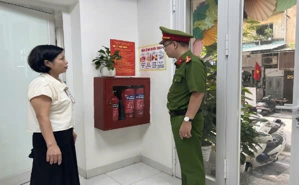 Quận Hoàn Kiếm tăng cường kiểm tra, đảm bảo an toàn phòng cháy chữa cháy trước thềm năm học mới