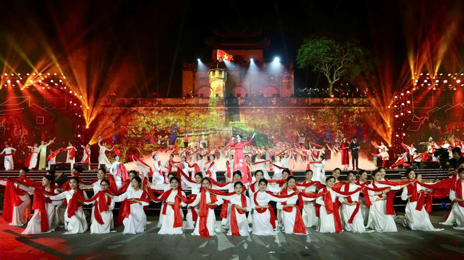 “Hà Nội - Bản hùng ca phố”: Rạng rỡ niềm tự hào, mạnh mẽ khát vọng vươn lên