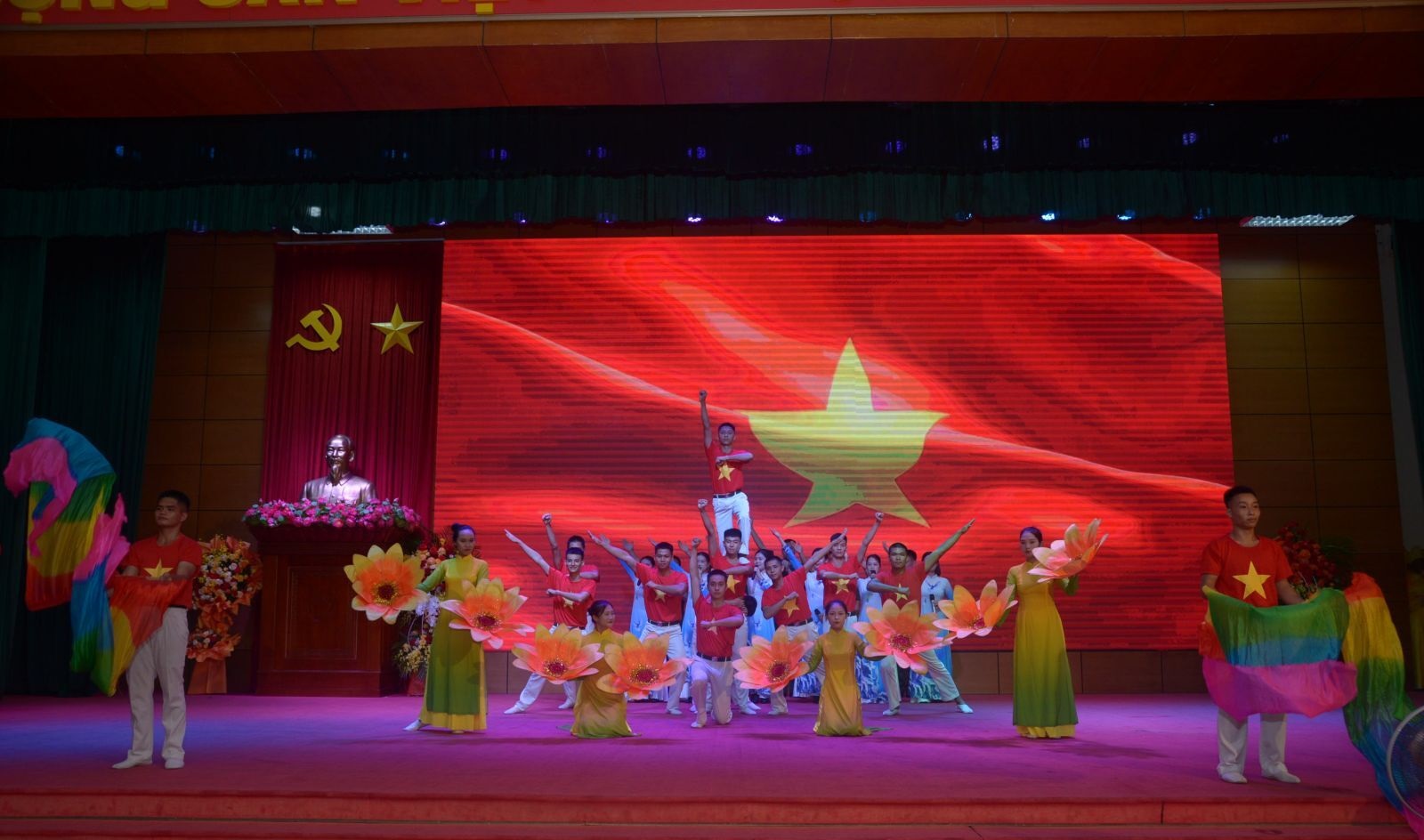 Chương trình Dạ hội “Tuổi trẻ lực lượng vũ trang Thủ đô xung kích, tình nguyện, sáng tạo, quyết thắng” 