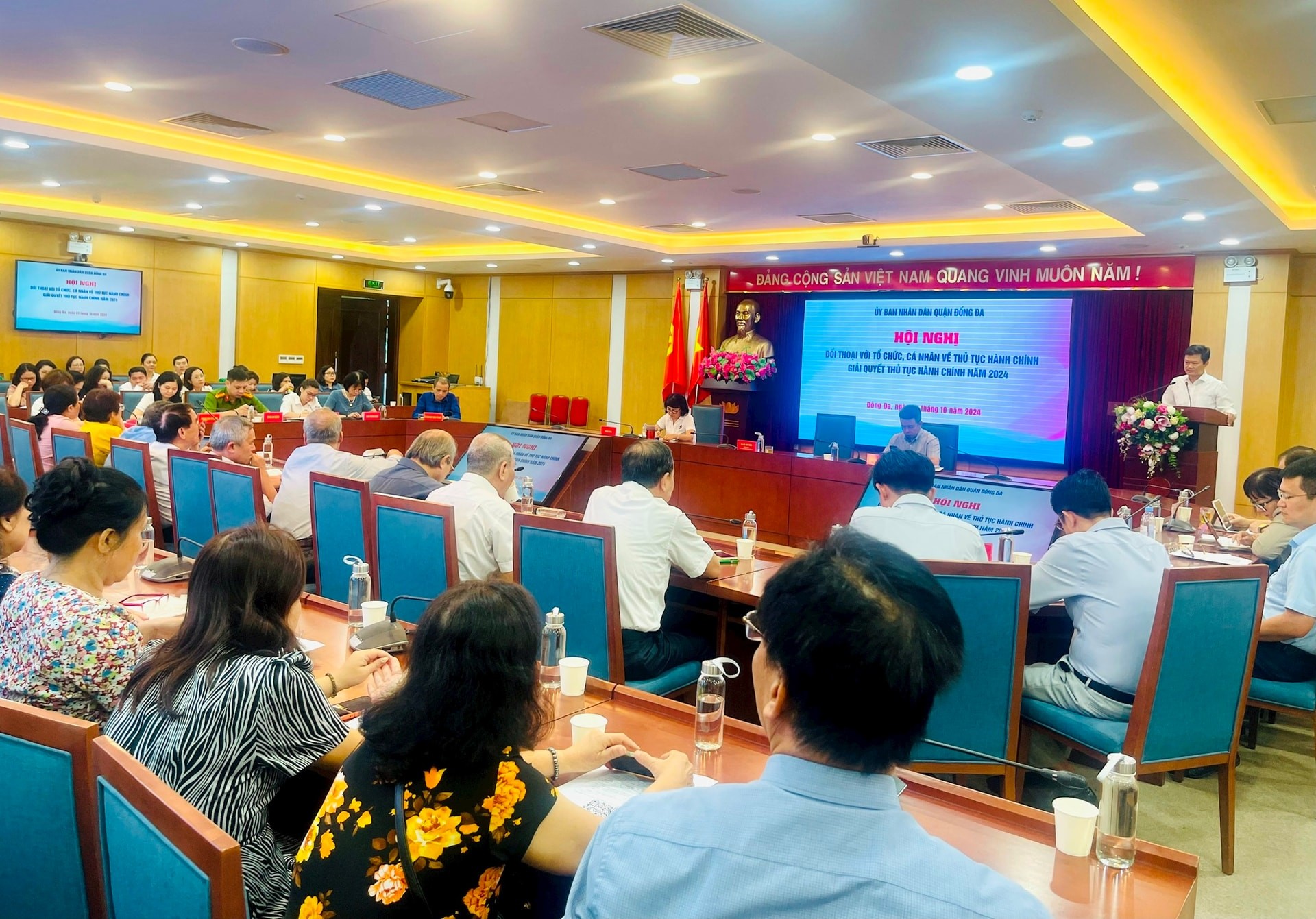 Quận Đống Đa đẩy mạnh cải cách thủ tục hành chính: 100% hồ sơ giải quyết đúng hạn và mở rộng đối thoại với người dân