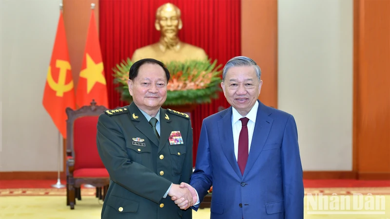 Tổng Bí thư, Bí thư Quân ủy Trung ương Tô Lâm tiếp Phó Chủ tịch Quân ủy Trung ương Trung Quốc