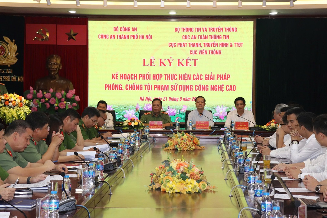 Công an thành phố Hà Nội hợp tác với Bộ Thông tin và Truyền thông tăng cường phòng chống tội phạm công nghệ cao
