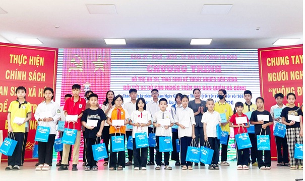 Quận Hà Đông tập trung huy động nguồn lực xã hội hóa, đẩy mạnh an sinh xã hội và giảm 100% hộ cận nghèo