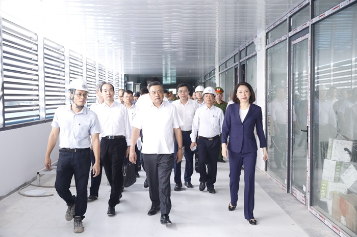 Chủ tịch UBND thành phố yêu cầu đẩy nhanh tiến độ Dự án Bệnh viện Nhi và Tuyến đường sắt đô thị Nhổn - ga Hà Nội, đảm bảo hoàn thành đúng cam kết