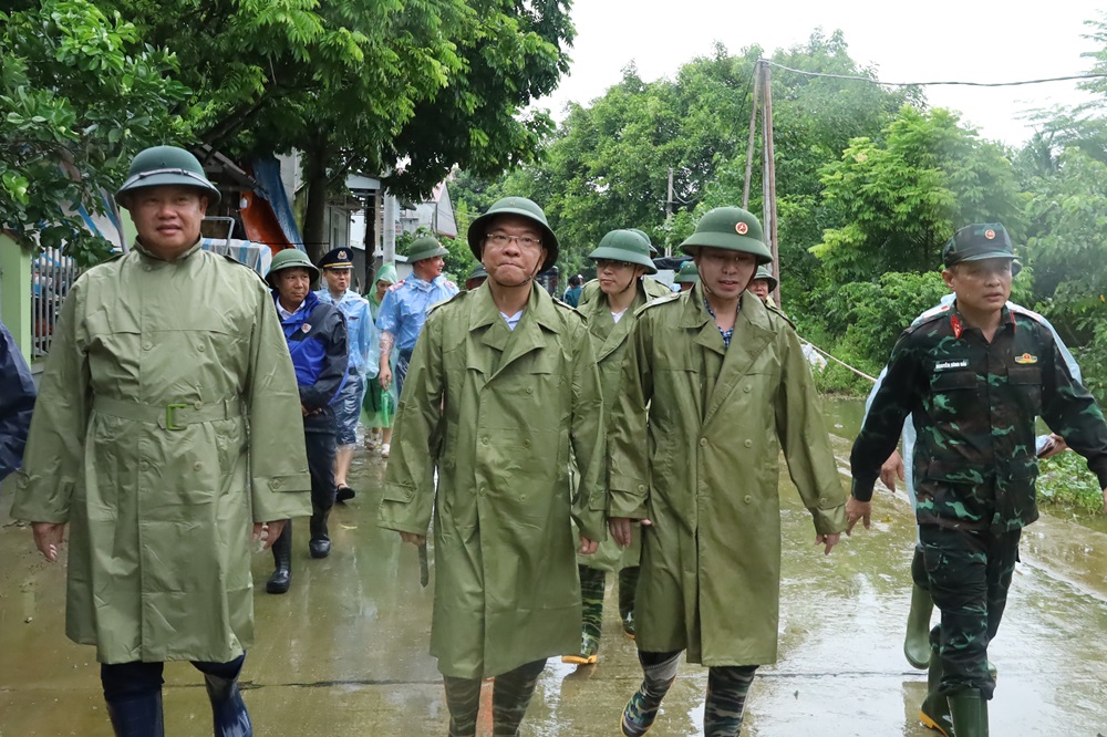 Phó Thủ tướng Chính phủ Lê Thành Long chỉ đạo công tác ứng phó, khắc phục mưa lũ ở huyện Chương Mỹ