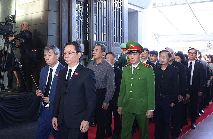 Đại biểu Quốc hội và đại biểu HĐND thành phố Hà Nội các khóa viếng Tổng Bí thư Nguyễn Phú Trọng