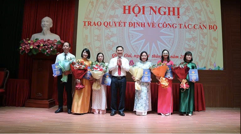 Huyện Quốc Oai: Trao quyết định bổ nhiệm cán bộ, khẳng định vai trò đổi mới giáo dục
