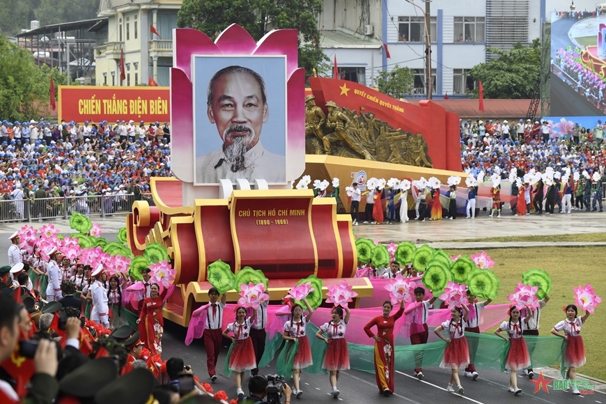 Tinh gọn bộ máy: Thời khắc lịch sử