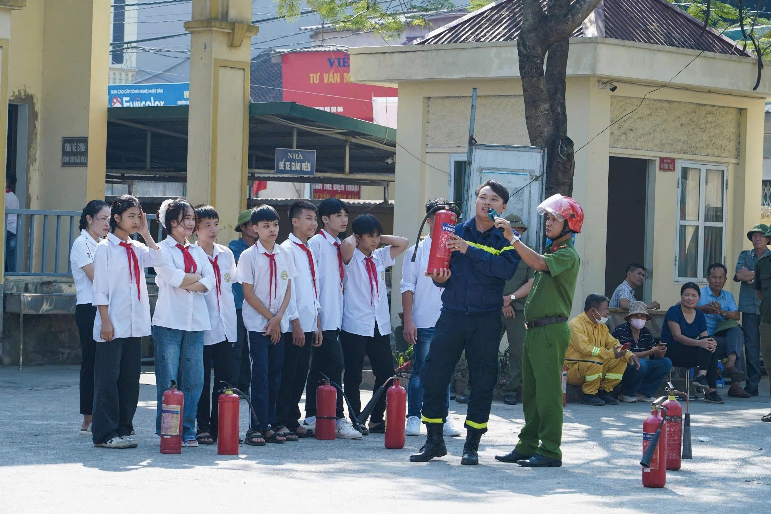 Tuyên truyền và diễn tập phòng cháy chữa cháy: Nâng cao nhận thức, đảm bảo an toàn cộng đồng