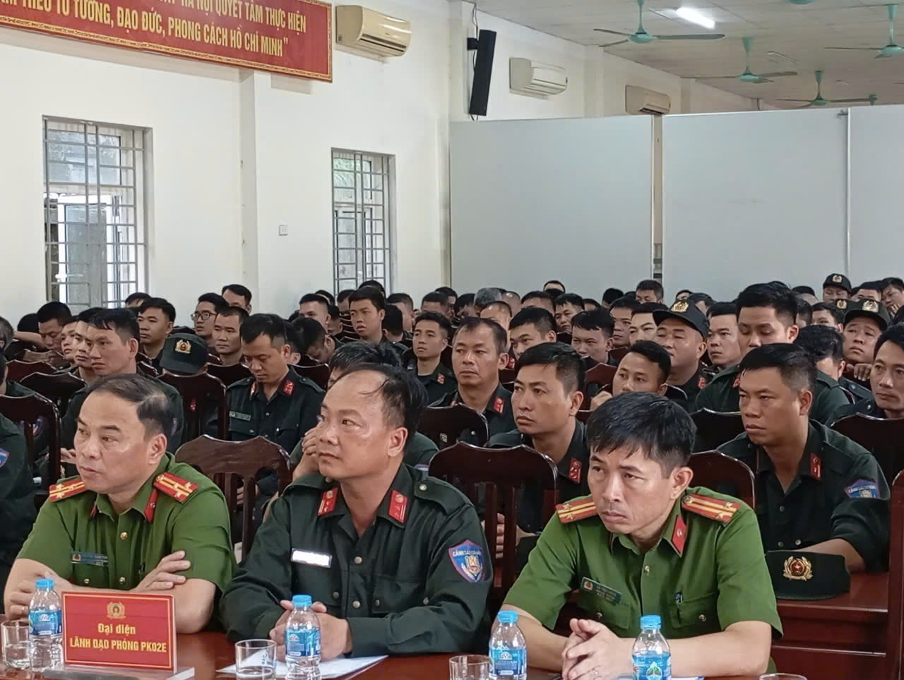 Cảnh sát cơ động Hà Nội nâng cao năng lực ứng phó cháy nổ, sẵn sàng cho mọi tình huống