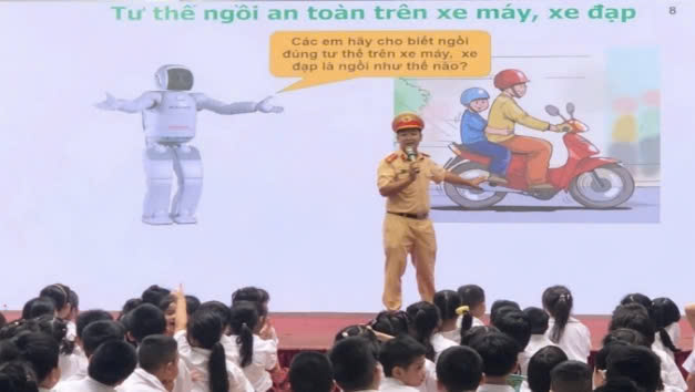 Nâng cao nhận thức và thực hành kỹ năng giao thông cho học sinh quận Ba Đình