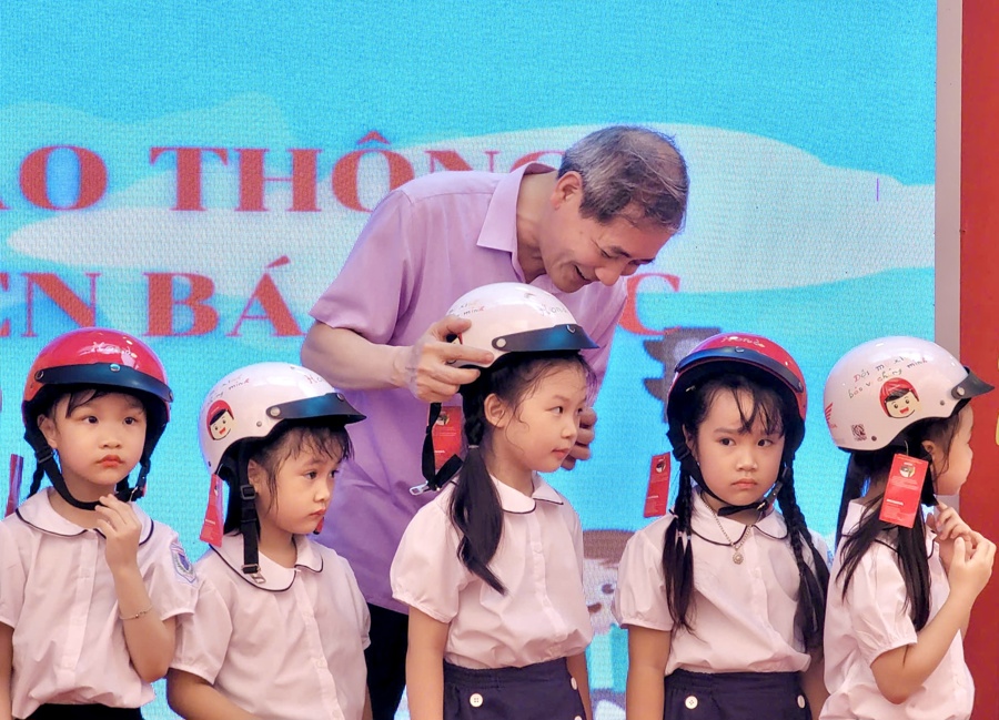 Quận Ba Đình ra mắt mô hình Cổng trường học an toàn giao thông: Hướng đến môi trường giao thông an toàn, văn minh