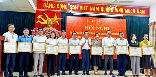 Thị xã Sơn Tây: Tăng cường sự lãnh đạo của Đảng trong công tác quản lý tôn giáo