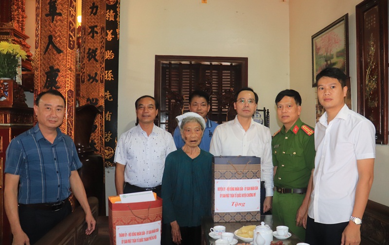 Lãnh đạo huyện Chương Mỹ tri ân người có công: Lan tỏa đạo lý “Uống nước nhớ nguồn”