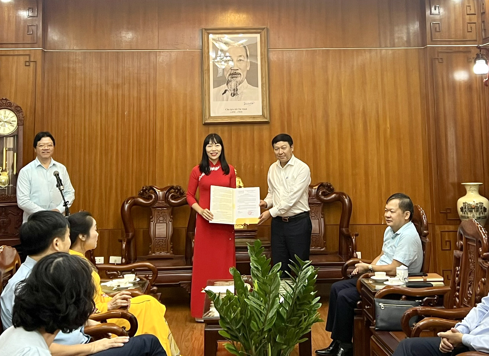 Công bố quyết định công nhận chức danh Phó Chủ tịch Ủy ban MTTQ Việt Nam huyện Sóc Sơn
