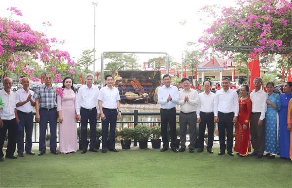 Huyện Gia Lâm: Lan toả phong trào "Dân vận khéo" với những công trình "Đoạn đường sáng, xanh, sạch, đẹp"