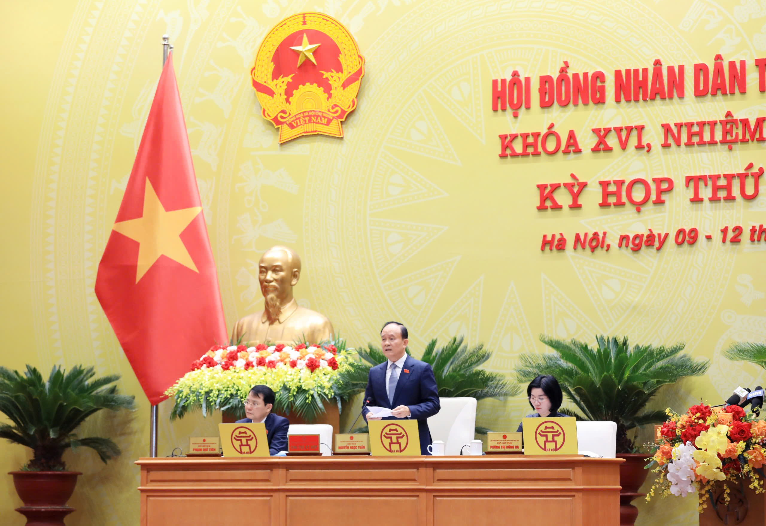 HĐND thành phố Hà Nội thảo luận các vấn đề quan trọng về nguồn thu, dự án giao thông và chậm tiến độ dự án