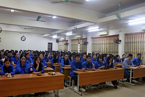 Thị xã Sơn Tây tăng cường nâng cao nghiệp vụ, phát huy tiềm năng văn hoá và du lịch