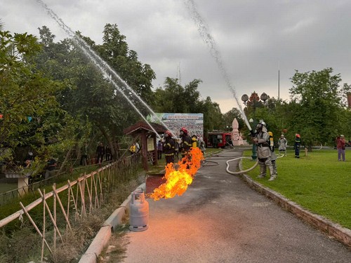 Thực tập phương án chữa cháy tại Làng Văn hóa Du lịch các dân tộc Việt Nam: Nâng cao khả năng ứng phó trước nguy cơ hoả hoạn