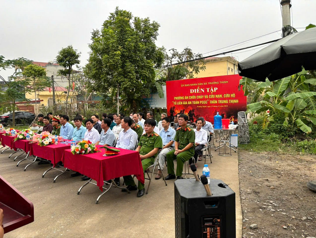 Huyện Ứng Hòa ra mắt “Tổ liên gia an toàn phòng cháy chữa cháy” và diễn tập phương án chữa cháy hiệu quả