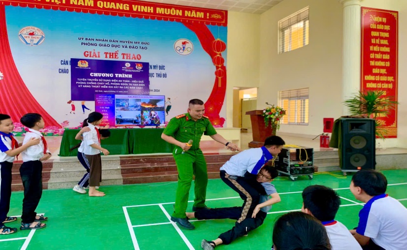 Tuyên truyền kỹ năng an toàn điện và phòng cháy chữa cháy: Nâng cao ý thức, bảo vệ cộng đồng
