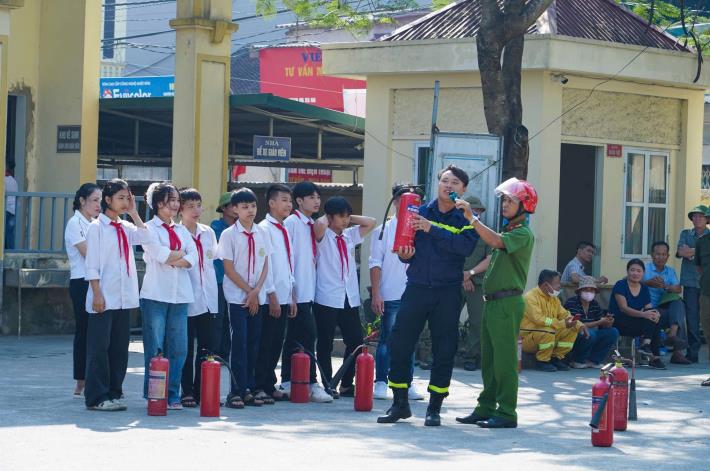Tăng cường kỹ năng phòng cháy chữa cháy cho học sinh: Hành trang cần thiết để ứng phó với sự cố cháy nổ