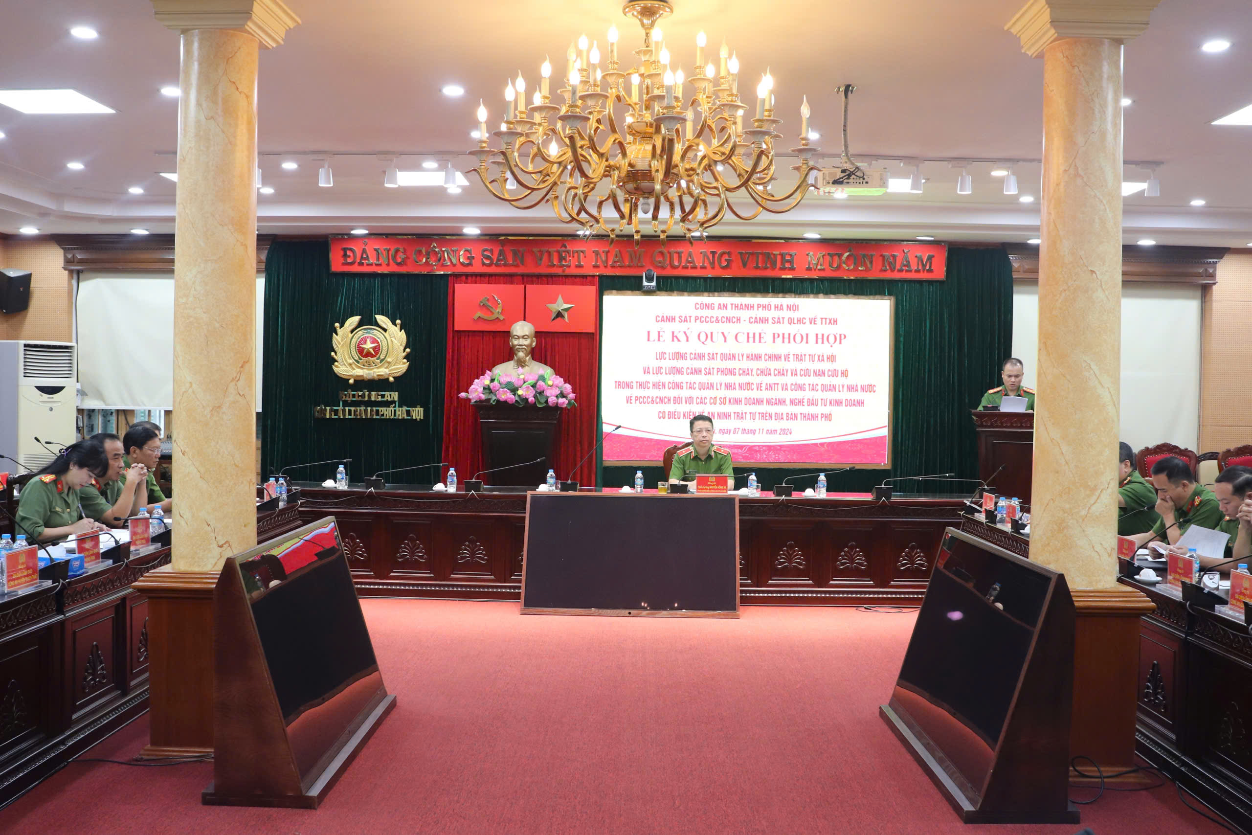Tăng cường phối hợp giữa các lực lượng cảnh sát: Nâng cao hiệu quả quản lý an ninh trật tự và phòng cháy chữa cháy