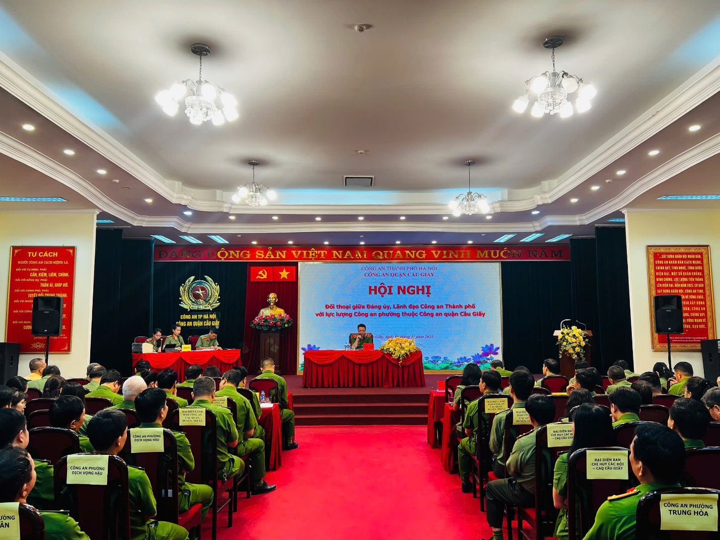 Hội nghị đối thoại giữa Đảng ủy, lãnh đạo Công an thành phố cùng công an cấp phường: Lắng nghe, tháo gỡ khó khăn để đảm bảo an ninh trật tự trên địa bàn