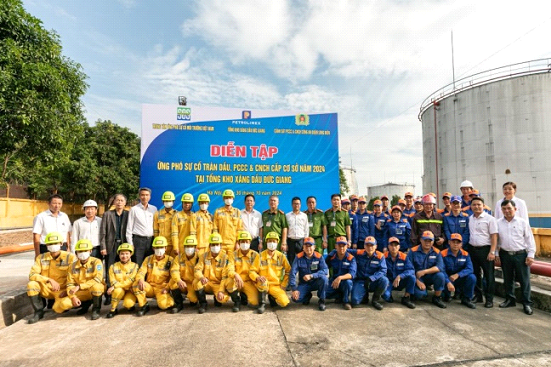 Diễn tập ứng phó sự cố tràn dầu, chữa cháy và cứu nạn cứu hộ năm 2024 thành công, đảm bảo an toàn tuyệt đối 