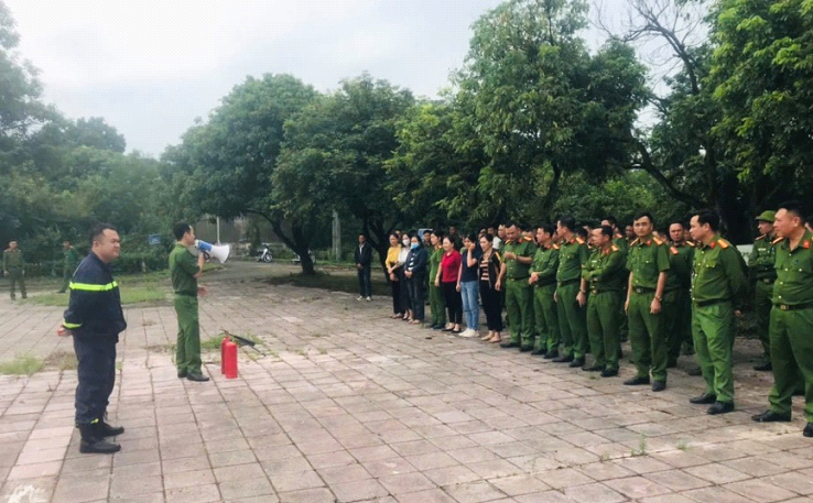Huyện Ba Vì tăng cường hiệu quả công tác phòng cháy chữa cháy qua tập huấn và diễn tập chuyên nghiệp