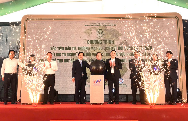Khai mạc Triển lãm, xúc tiến giao thương về các giải pháp chuyển đổi sản xuất xanh: Thúc đẩy chuyển đổi sản xuất xanh và phát triển bền vững