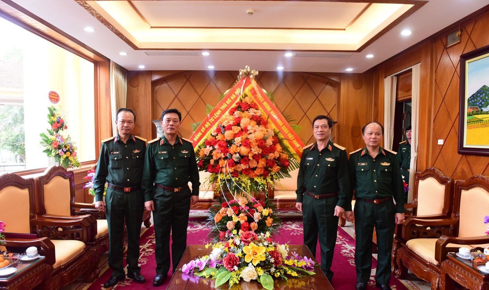 Bộ Tư lệnh Thủ đô Hà Nội chúc mừng các thế hệ nhà giáo: Thắt chặt hợp tác vì nhiệm vụ quốc phòng