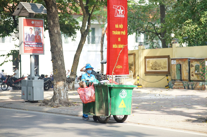 Tăng cường giữ gìn vệ sinh môi trường dịp kỷ niệm 70 năm Ngày Giải phóng Thủ đô