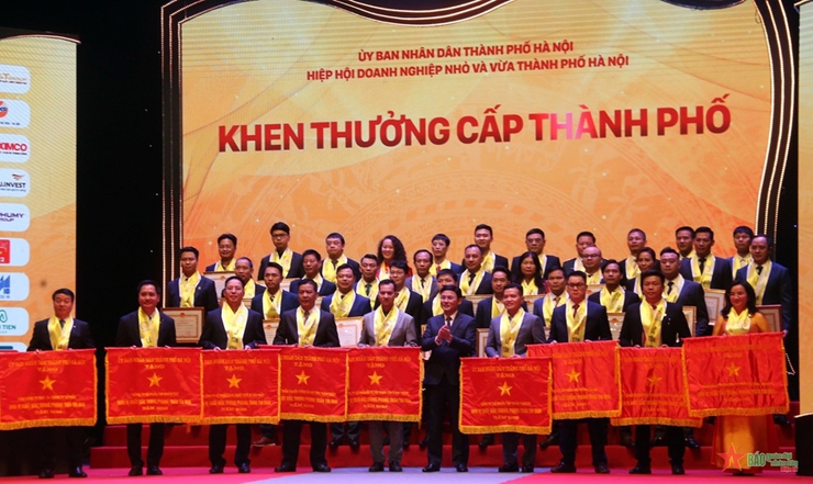 Lễ tôn vinh doanh nhân, doanh nghiệp Thăng Long 2024: Tiên phong phát triển bền vững và tri ân cộng đồng doanh nghiệp nhỏ và vừa